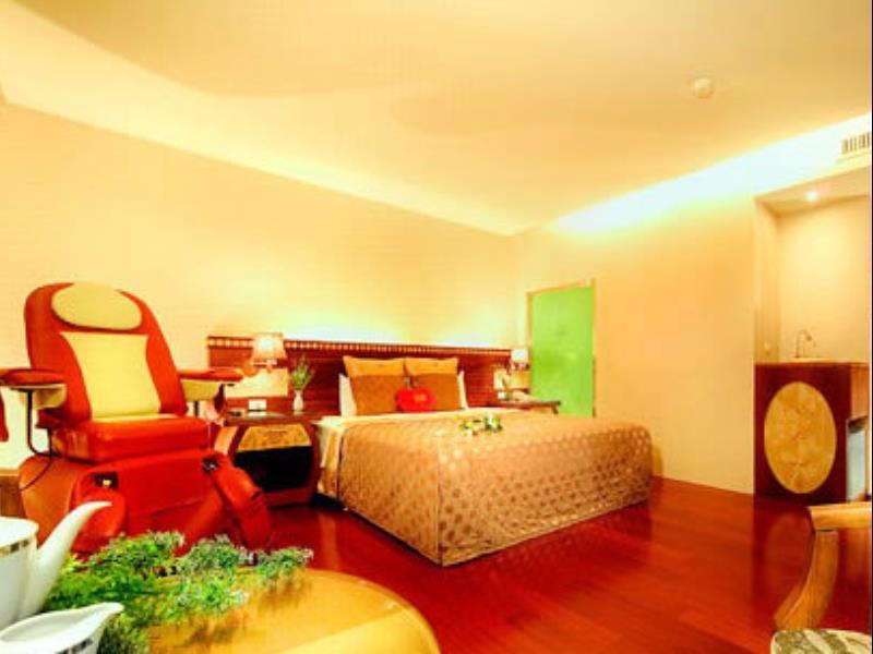 England Business Motel Yilan Exterior photo